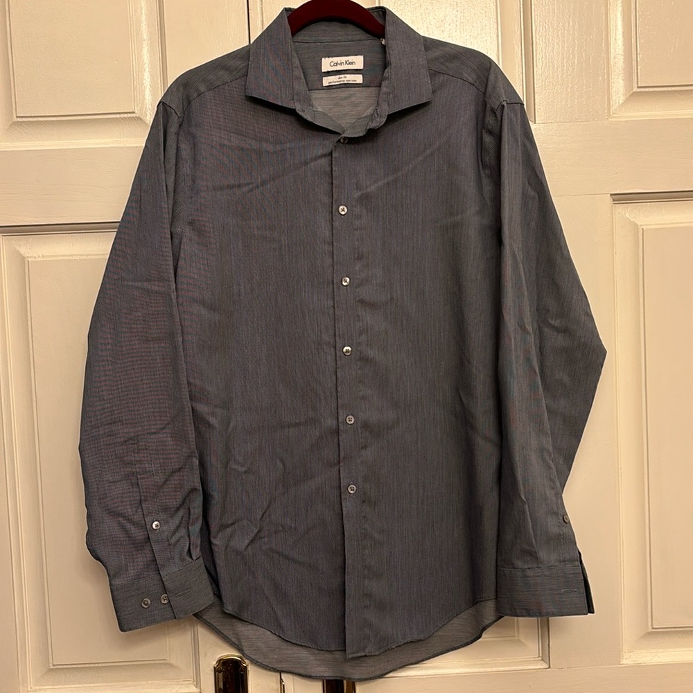 Calvin Klein Men’s Slim Fit Dress Shirt, Size 16, 32/33. A Heathered Blue.